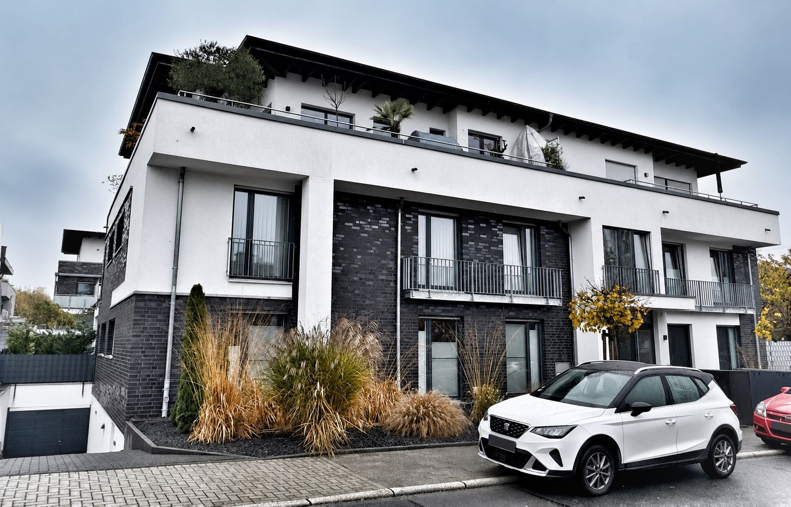 Stadtvilla mit Staffelgeschoss und Dachterrasse